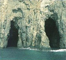 Ambiente Italia: Plastico=Geo Design in Scala:Caverne nella scogliera: Costa di Pantelleria.